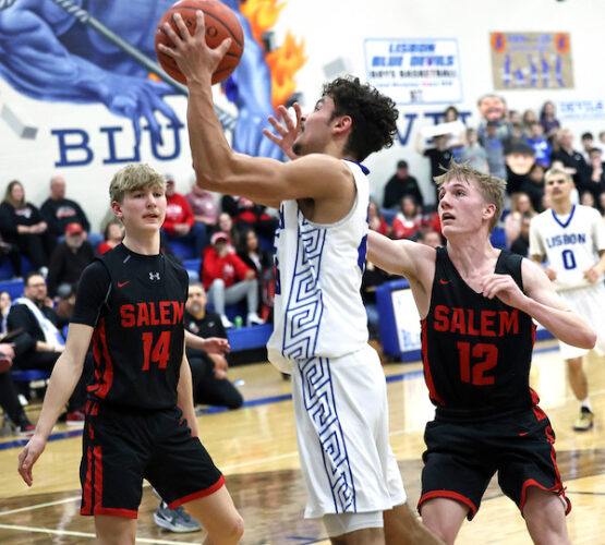 Quakers edge Blue Devils for second straight victory